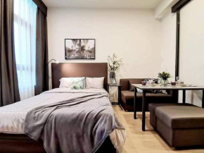 bts ratchayothin luxury condo